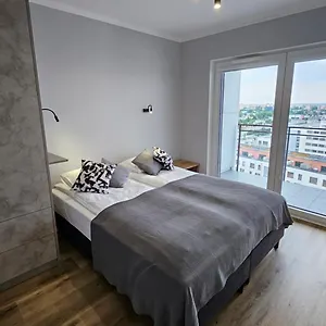apartament-2-pokoje-z-tarasem-bulgarska-59-self-check-in-24h.poznan-hotels.com/